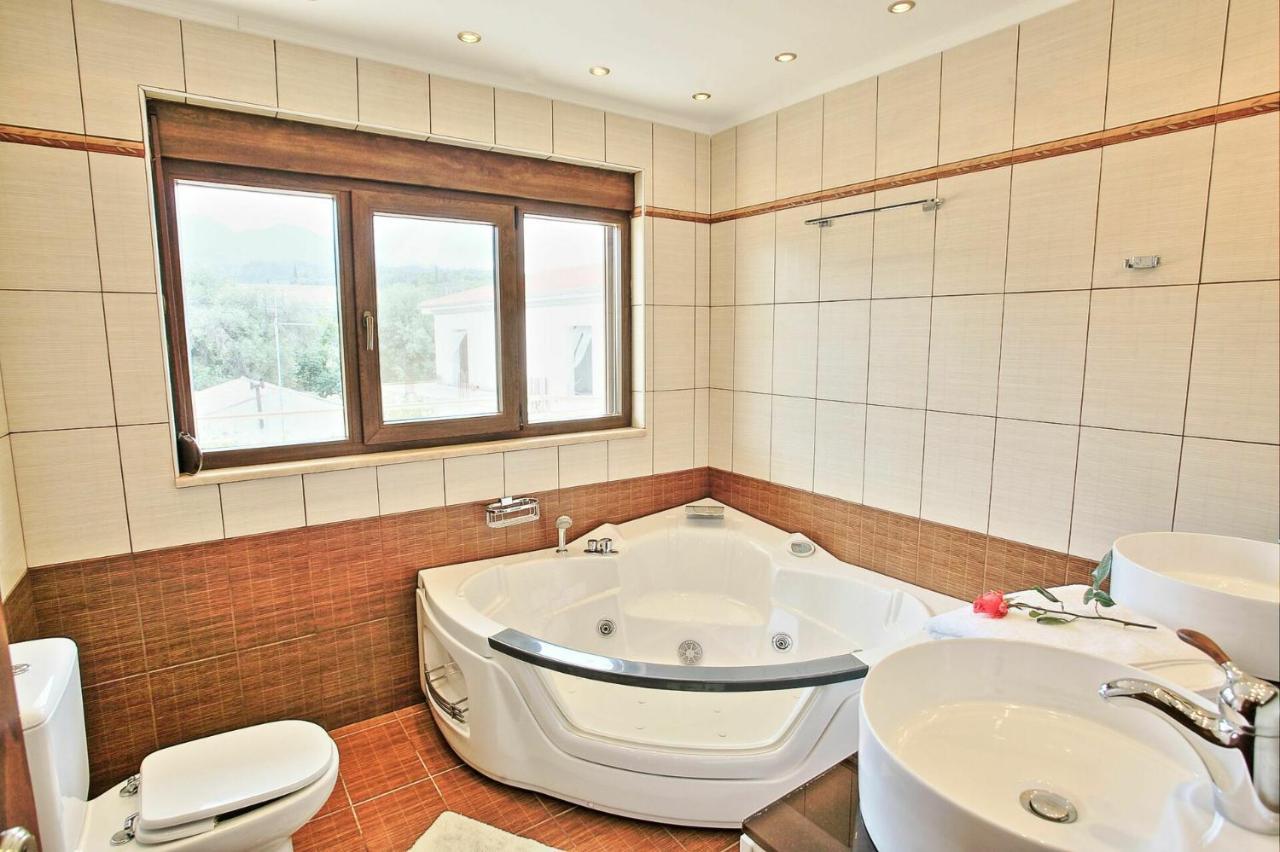 Acharavi Beach Villa By Posarellivillas Bagian luar foto